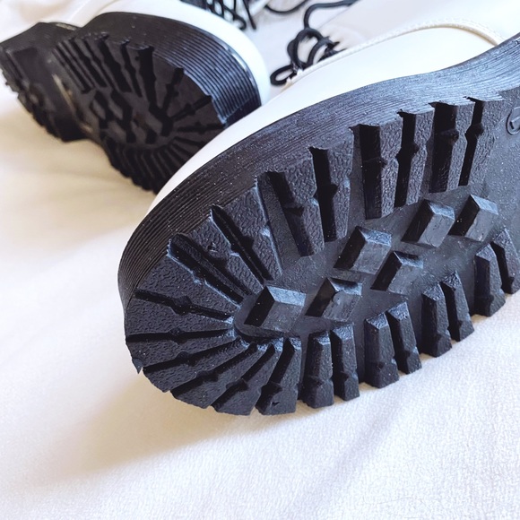 SALE✨ White Platform Lace Up Boots - Picture 10 of 12